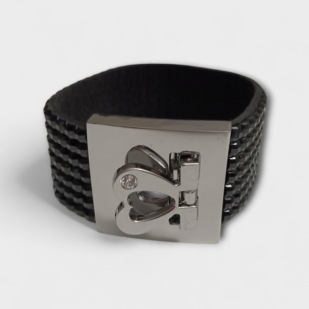 💜3/$25 Black And Silver Interlocking Heart Cuff Bracelet